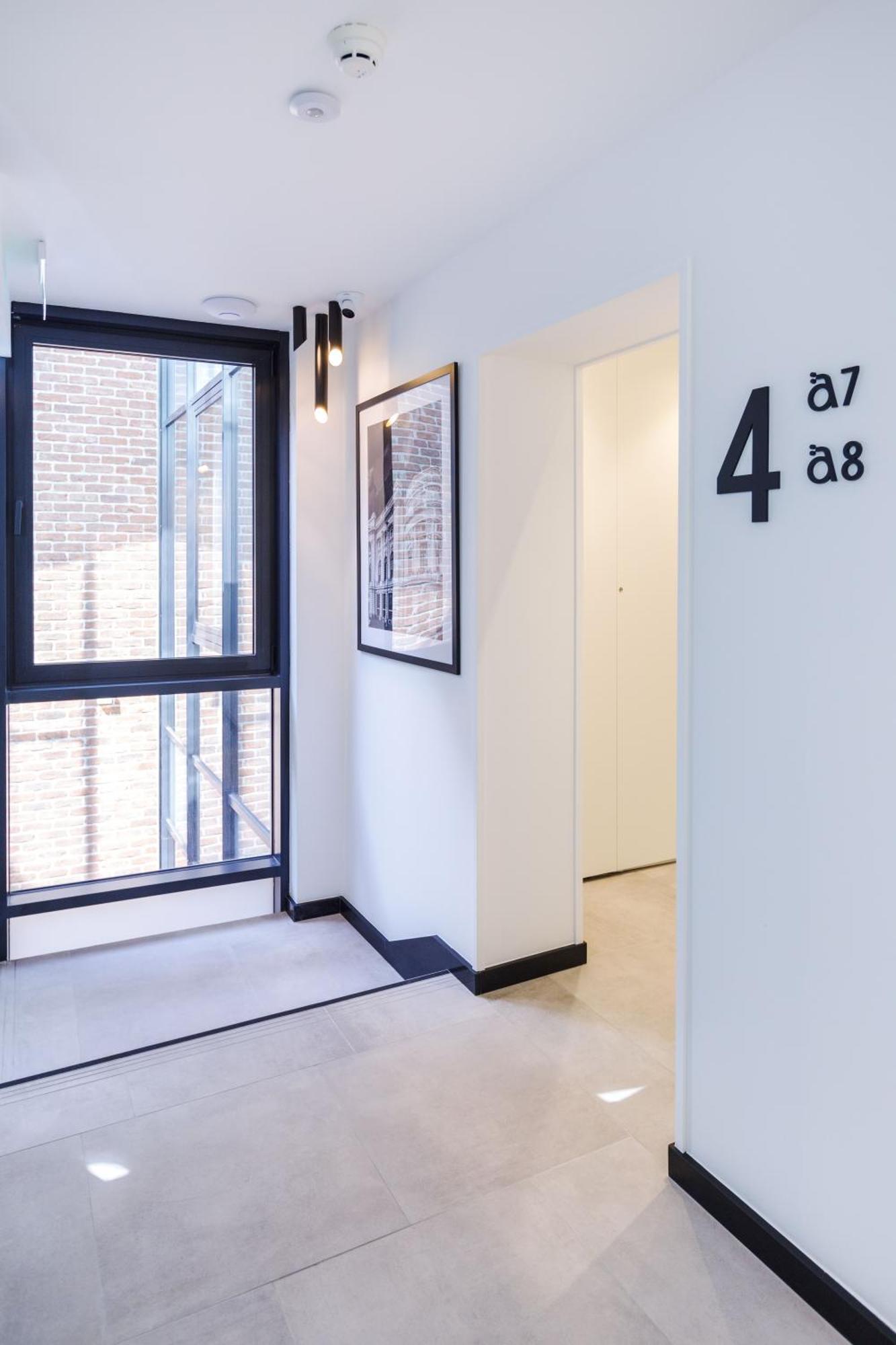 Old Town Snail Design Apartments Бухарест Экстерьер фото